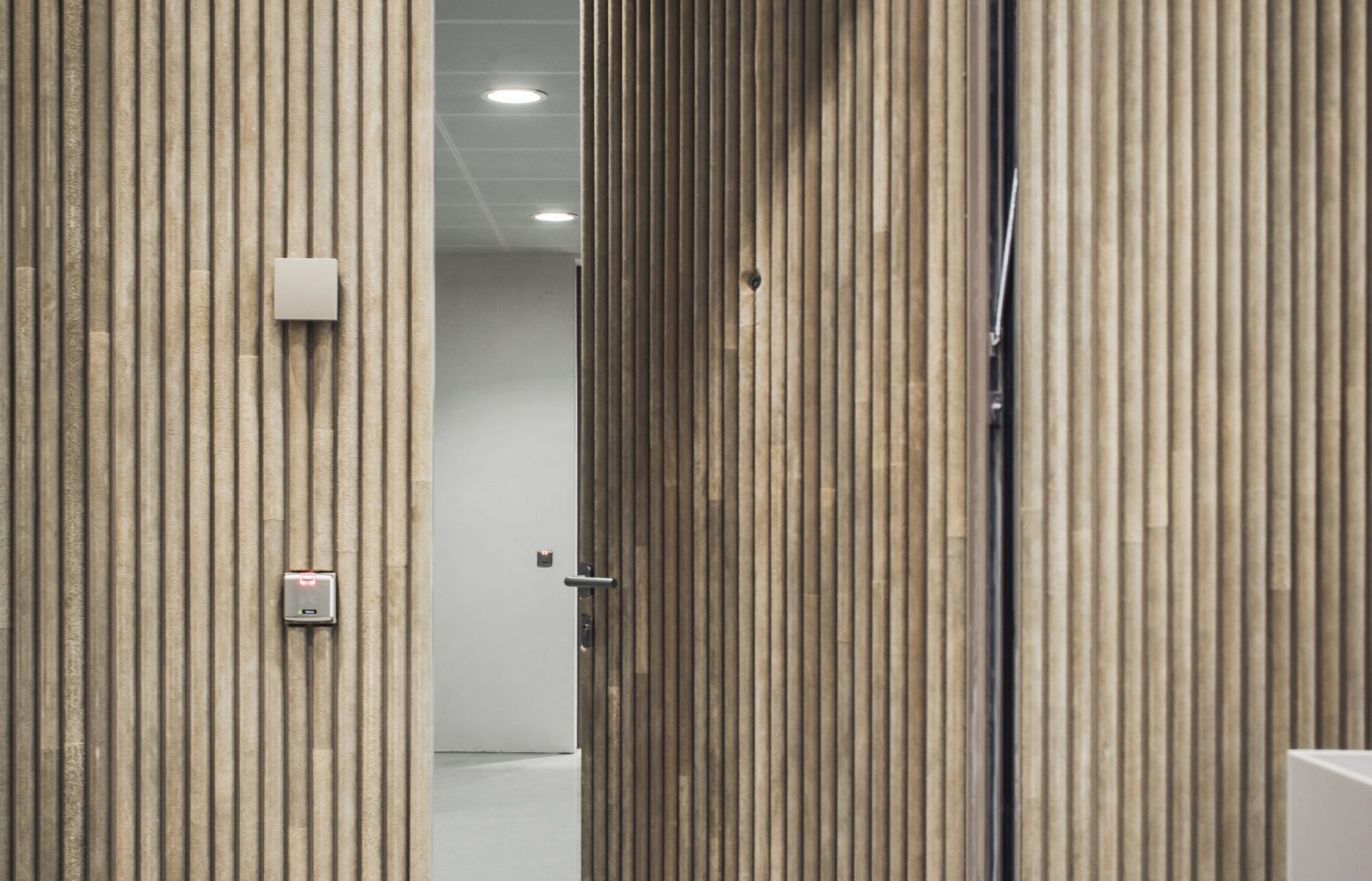 NACH – Nowy Sąd w Amsterdamie, Holandia